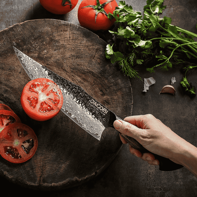 Couteau de chef, manche ergonomique en chêne brûlé, acier Damas, 22 cm (C61)